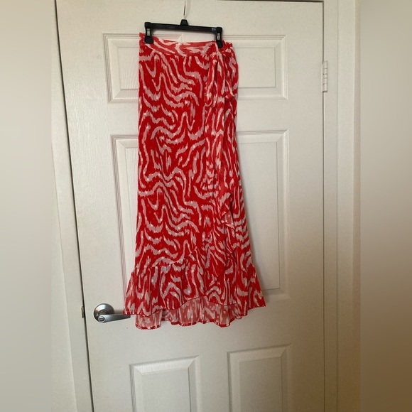 dolan Dresses & Skirts - Ruffle midi skirt!